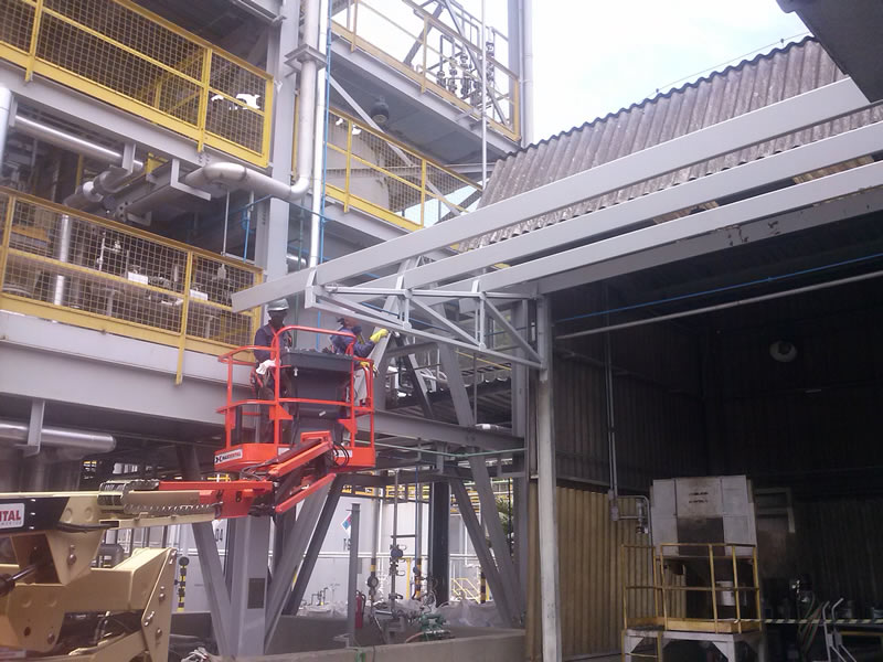 Montagens de estrutura met�lica e cobertura �rea de res�duos empresa DOW QUIMICA