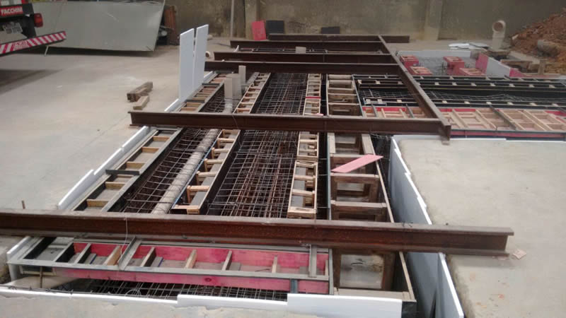 SERVI�O DE CONSTRU��O DE FUNDA��O E BASE PARA MAQUINA MANDRILHADORA DE 35 TON