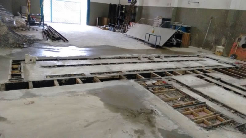 SERVI�O DE CONSTRU��O DE FUNDA��O E BASE PARA MAQUINA MANDRILHADORA DE 35 TON